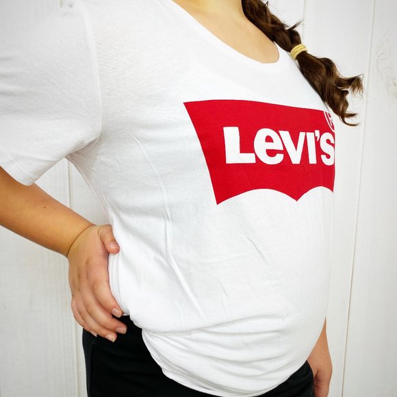 NWT - Levi's - Graphic Tee - Picture 1 of 5